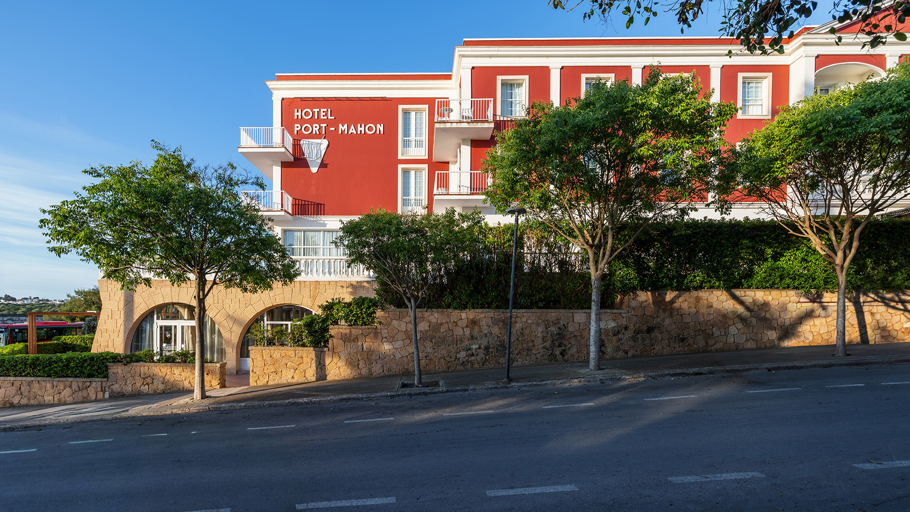 004_alta_mahon Exterior.jpg